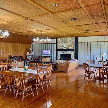 Crc Ranch Retreat Hotel Bandera Exterior photo