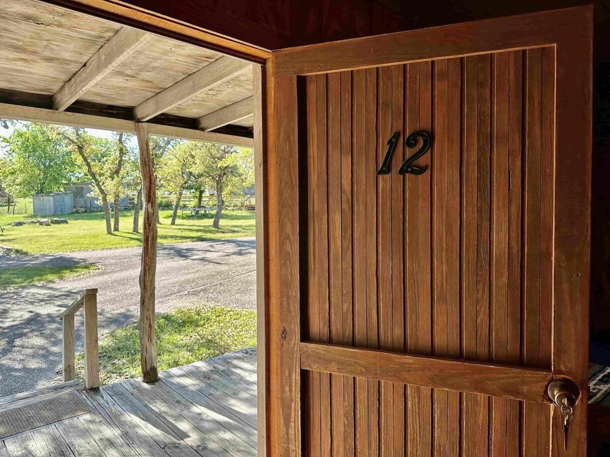 Crc Ranch Retreat Hotel Bandera Room photo