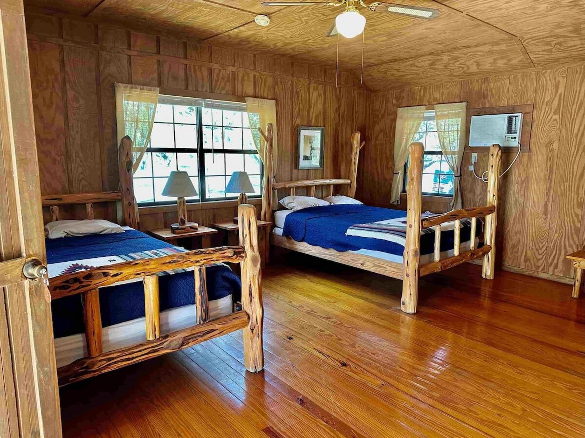 Crc Ranch Retreat Hotel Bandera Room photo