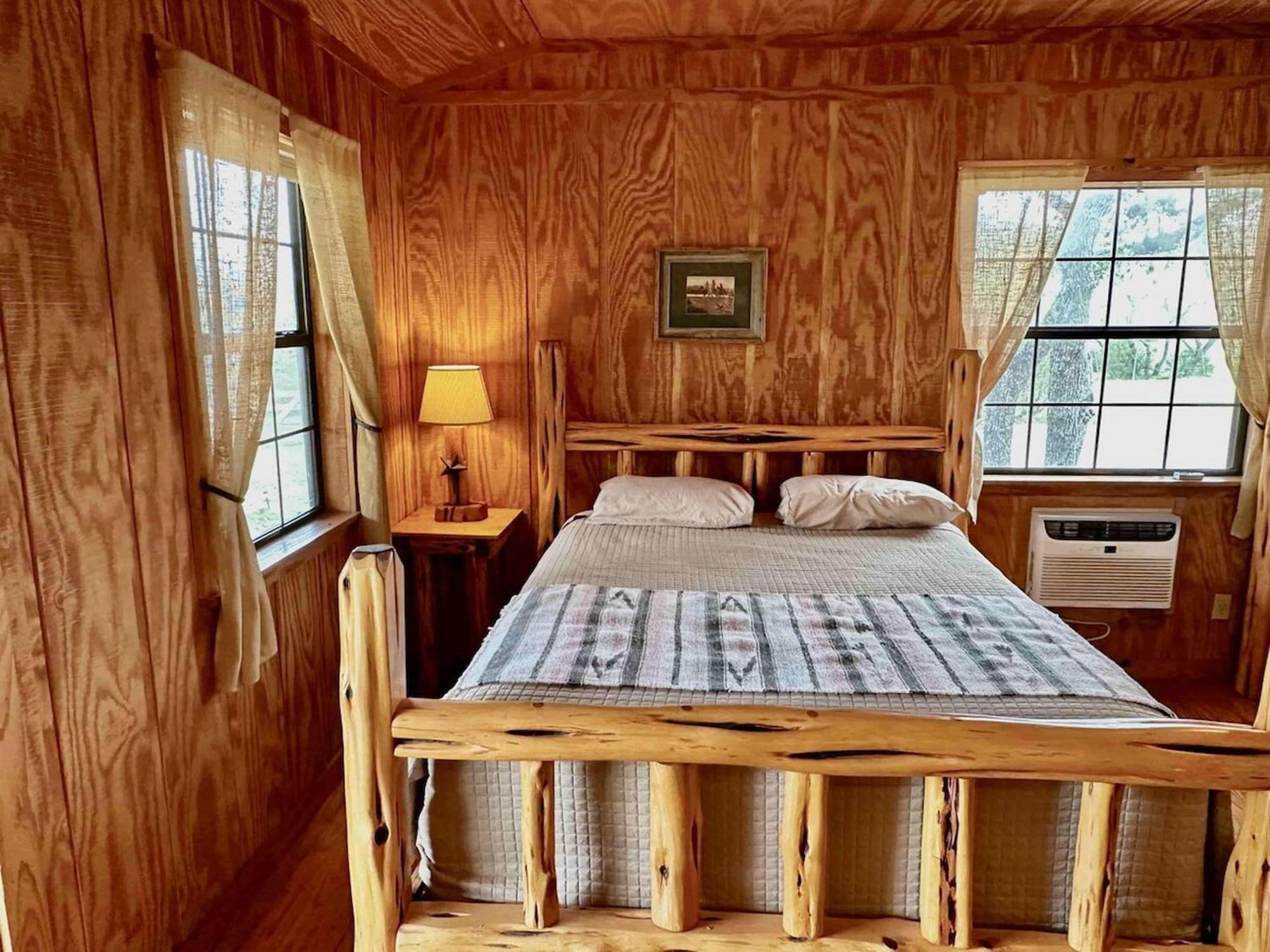 Crc Ranch Retreat Hotel Bandera Room photo