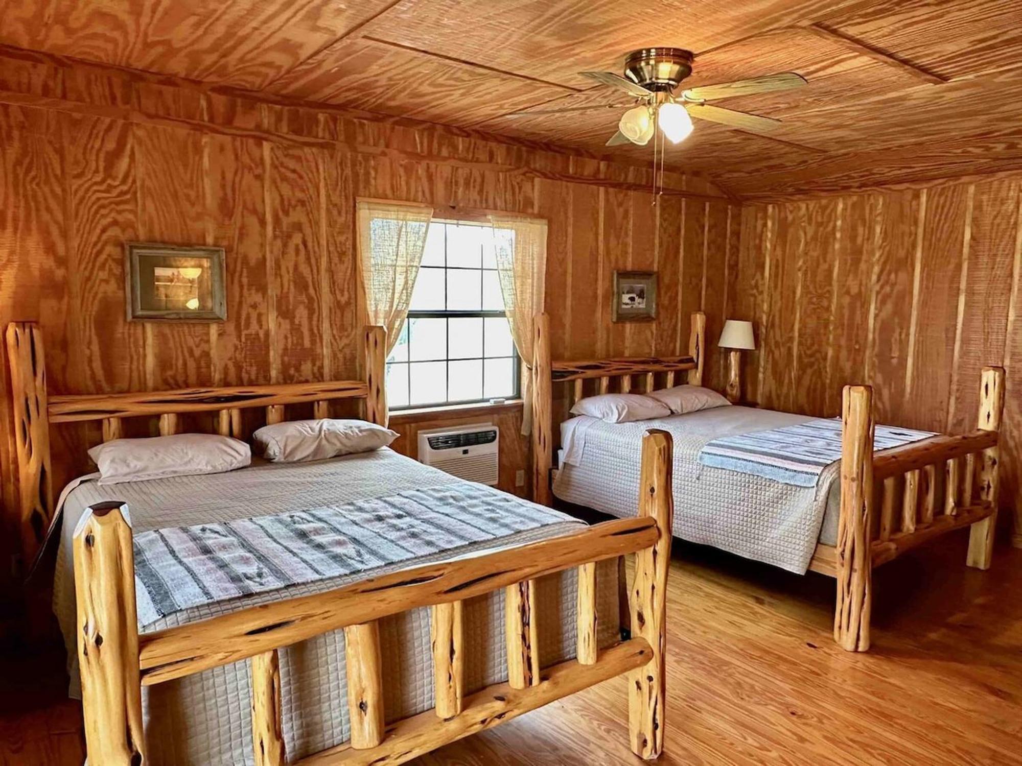 Crc Ranch Retreat Hotel Bandera Room photo