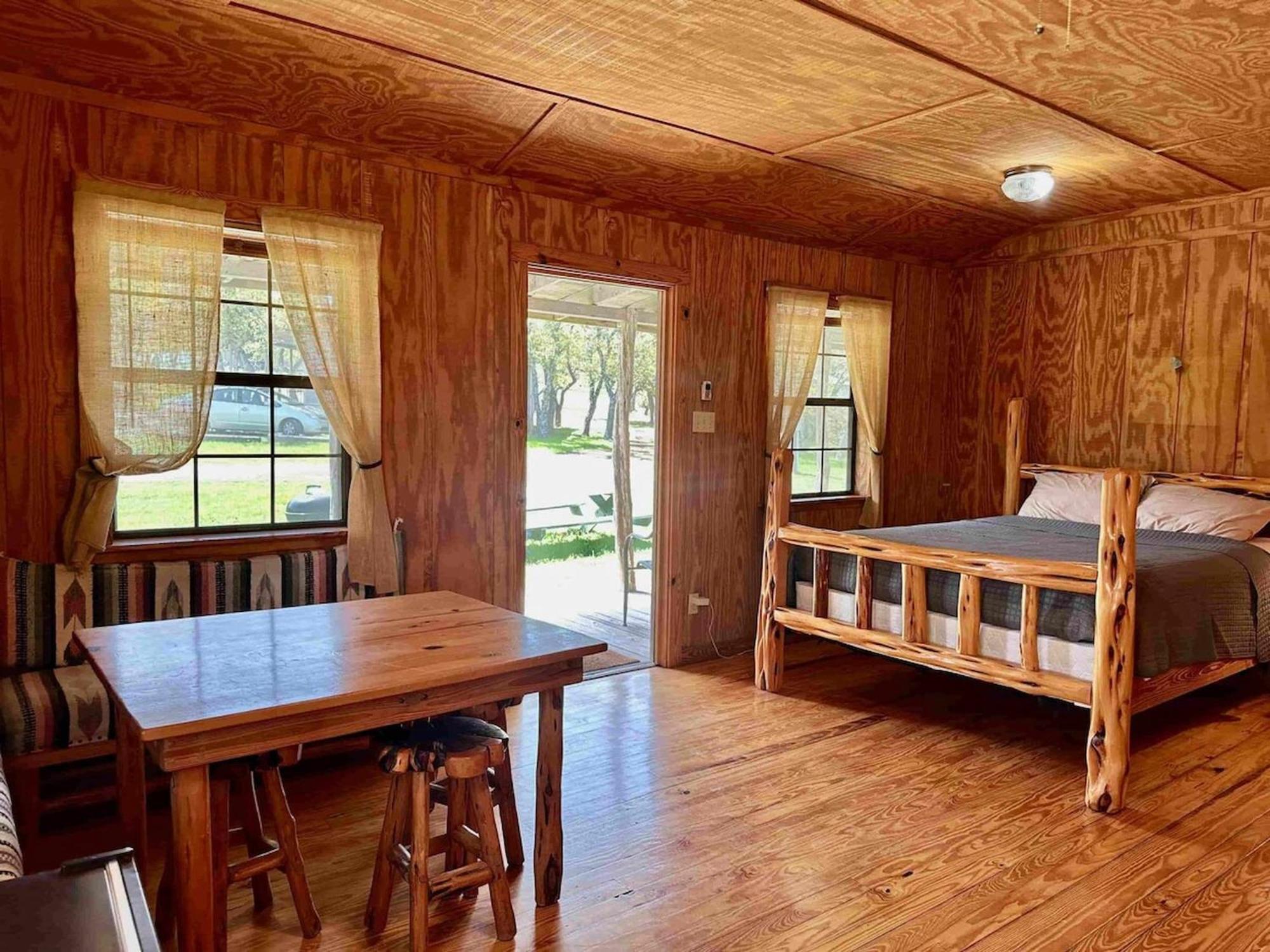 Crc Ranch Retreat Hotel Bandera Room photo
