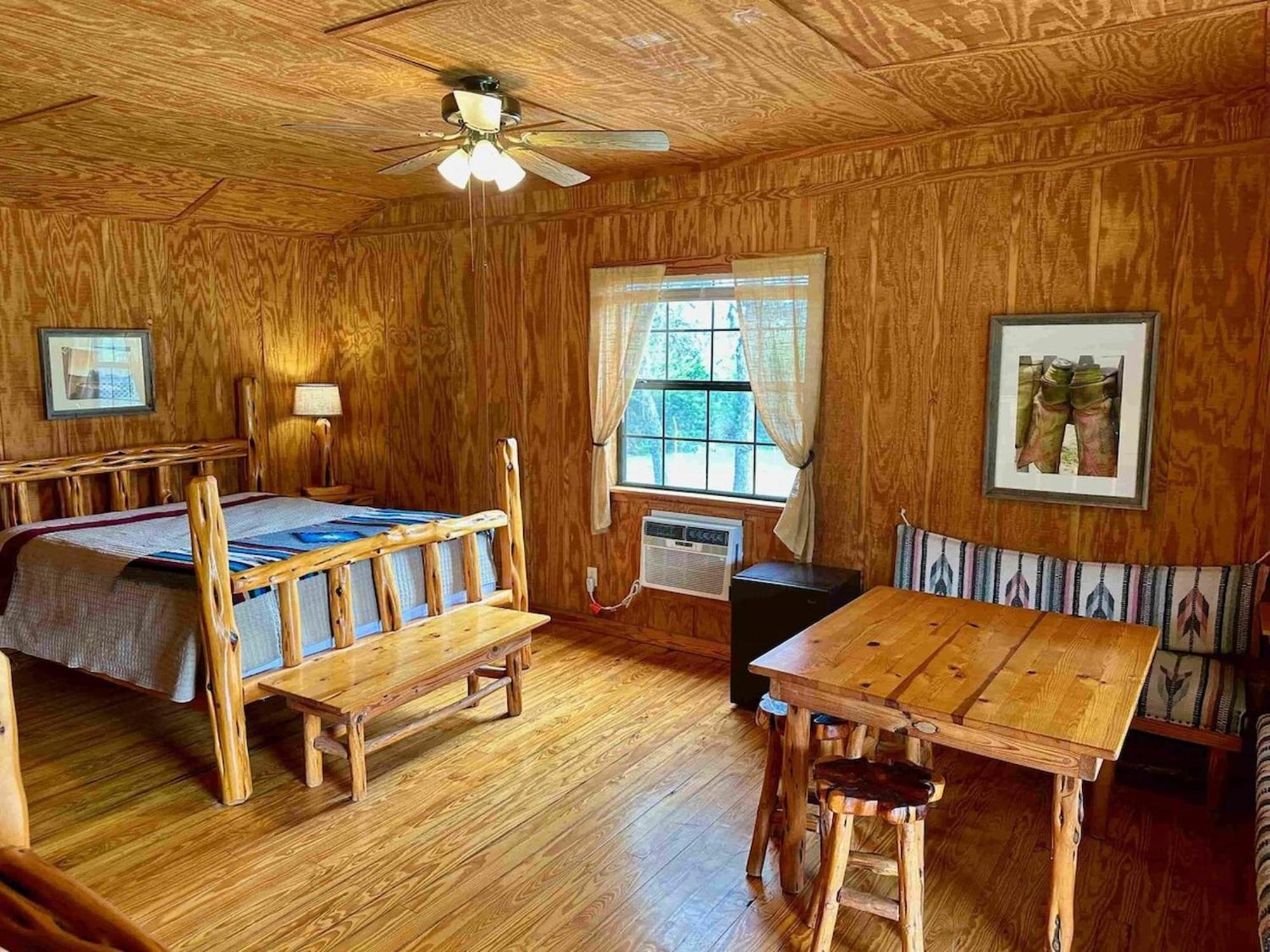 Crc Ranch Retreat Hotel Bandera Room photo