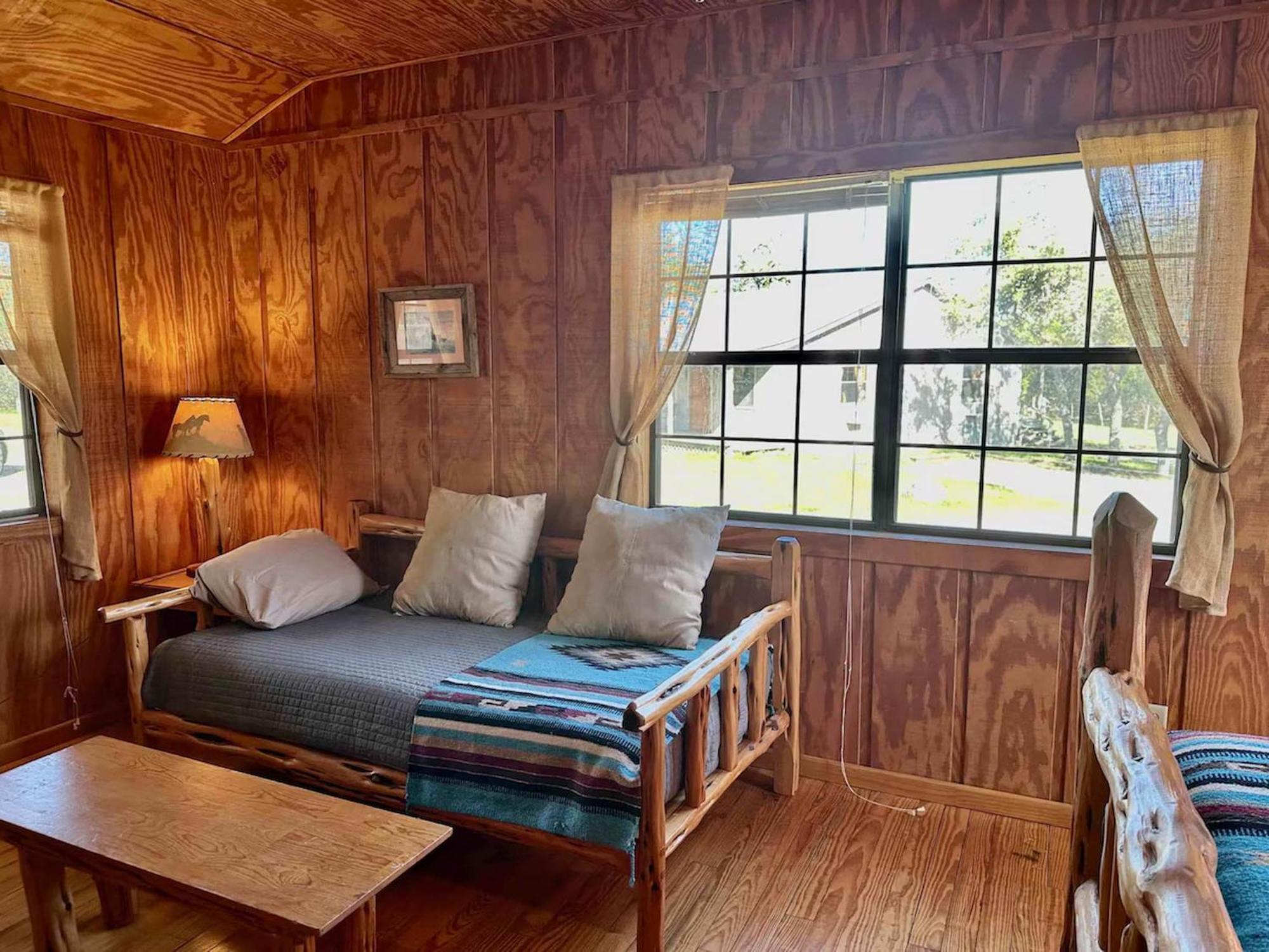 Crc Ranch Retreat Hotel Bandera Room photo