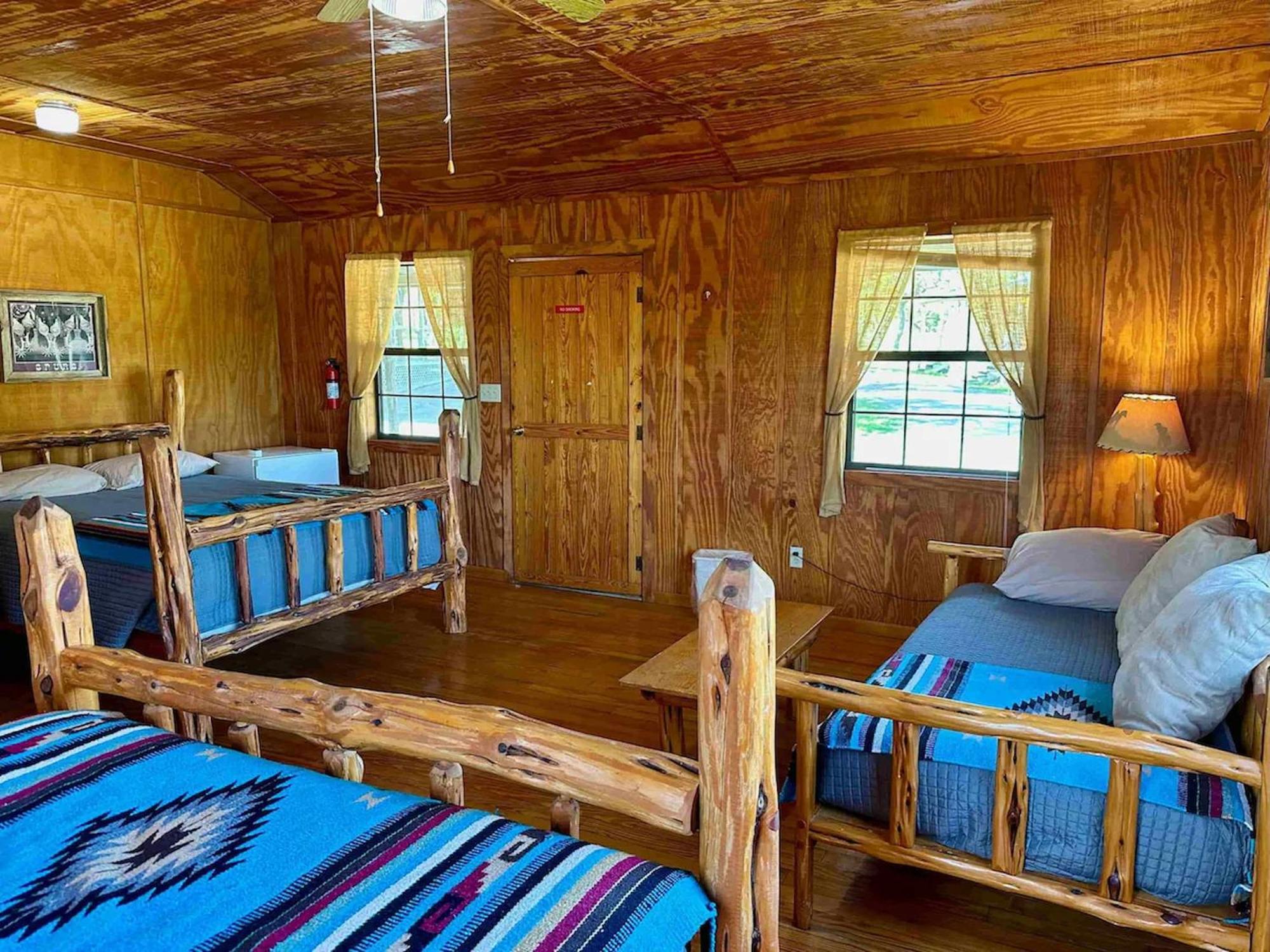 Crc Ranch Retreat Hotel Bandera Room photo