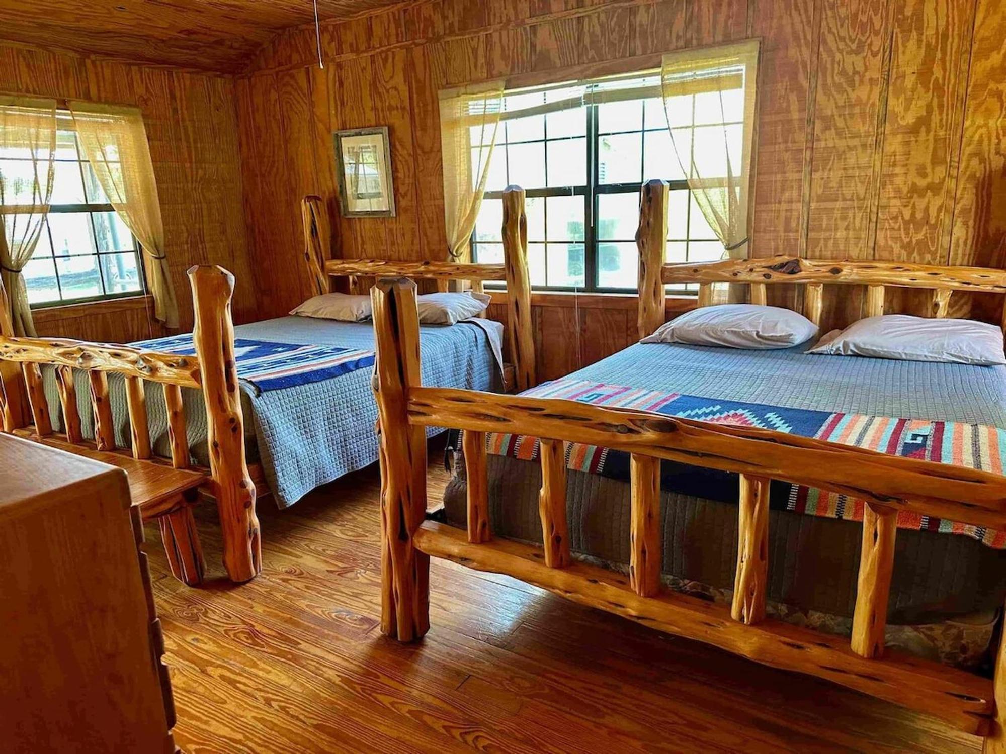 Crc Ranch Retreat Hotel Bandera Room photo