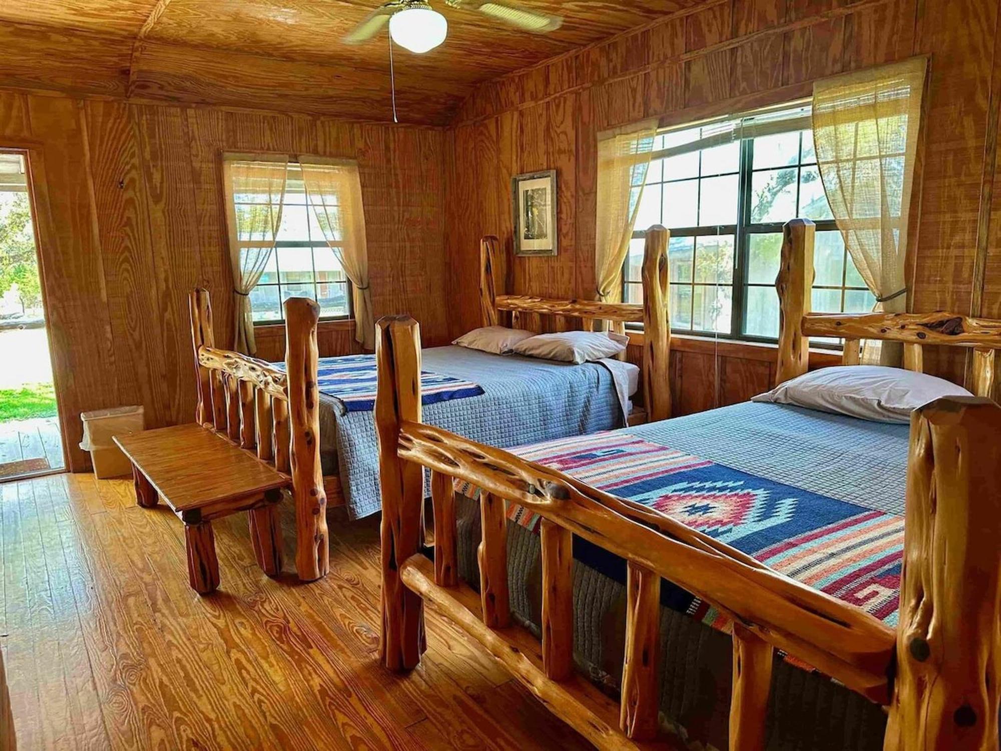 Crc Ranch Retreat Hotel Bandera Room photo