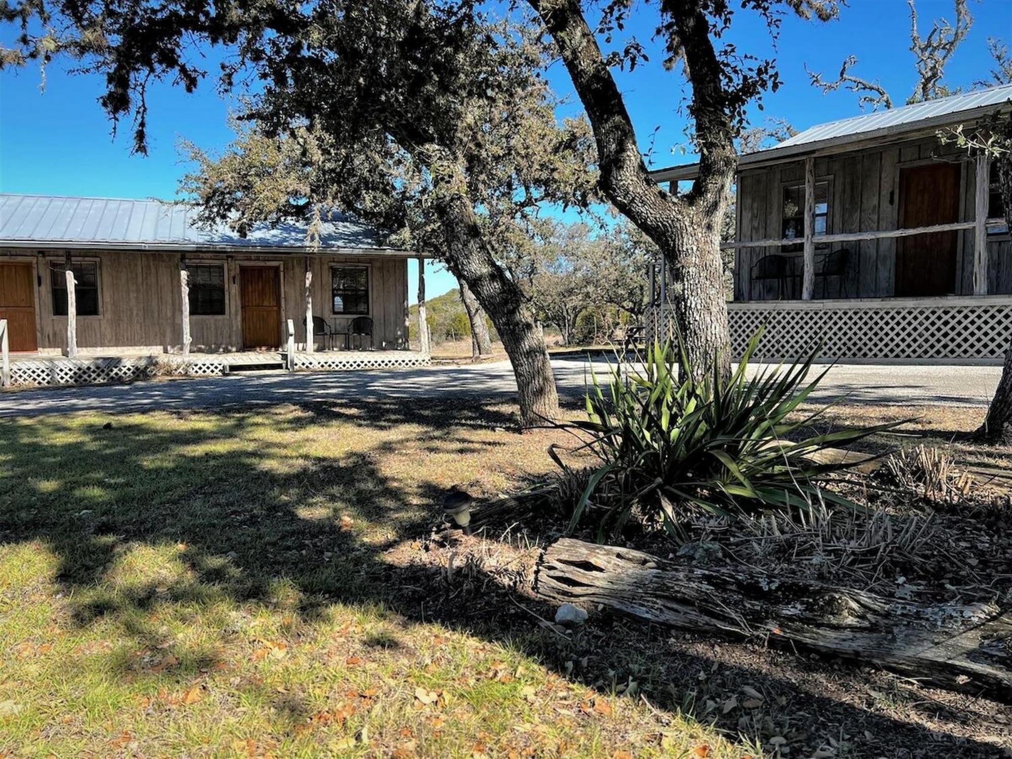 Crc Ranch Retreat Hotel Bandera Exterior photo